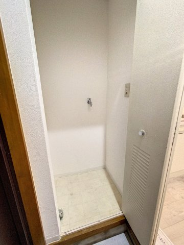 フローリエ細山Ⅲのその他|室内洗濯機置き場