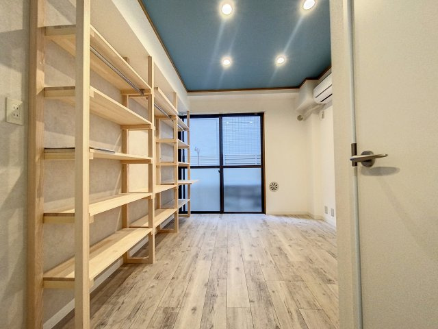 フローリエ細山Ⅲの洋室