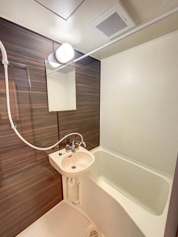 フローリエ細山Ⅲの浴室