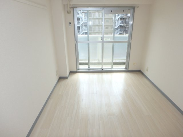 ジョイテル武蔵小杉の居間・リビング|他のお部屋の参考写真となります。