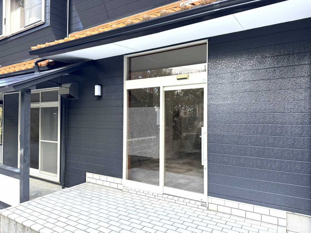 エルミ平戸橋のエントランス