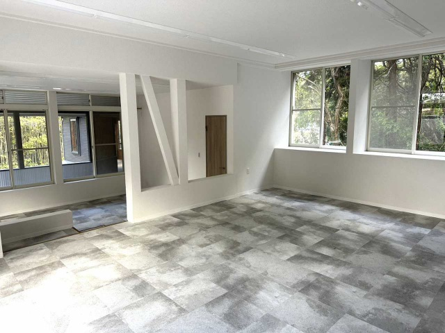 エルミ平戸橋の駐車場