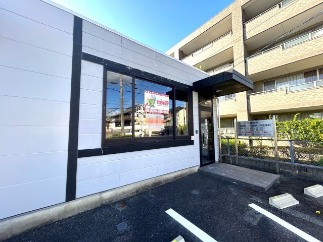 岩崎台3丁目貸店舗の外観
