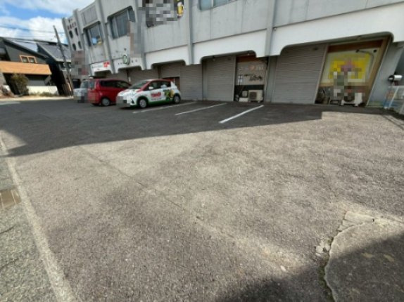 第一神谷ビルの駐車場