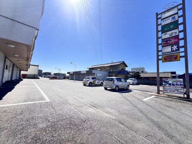 第三神谷ビル 2階の駐車場