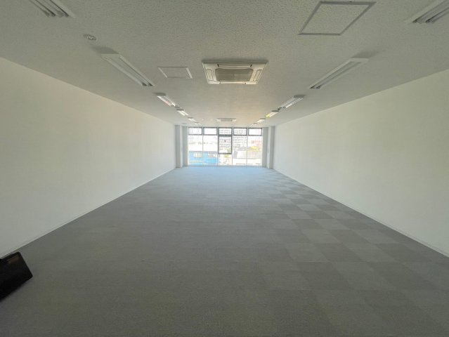 前山町 BANSHUビルの内装