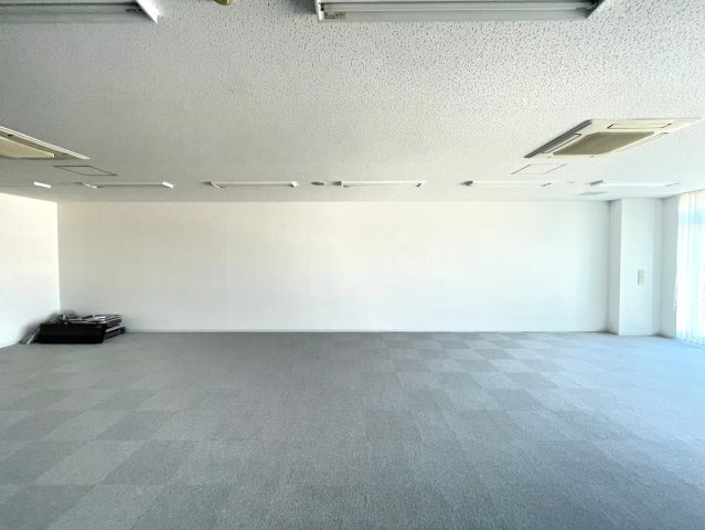 前山町 BANSHUビルの内装