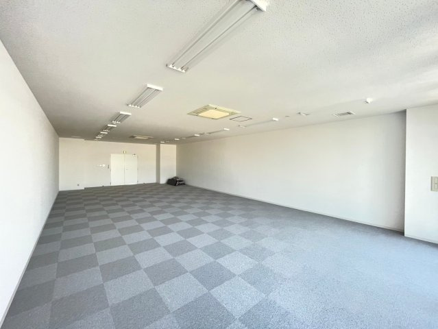 前山町 BANSHUビルの内装