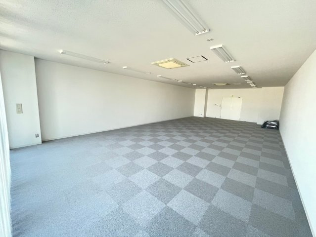 前山町 BANSHUビルの内装