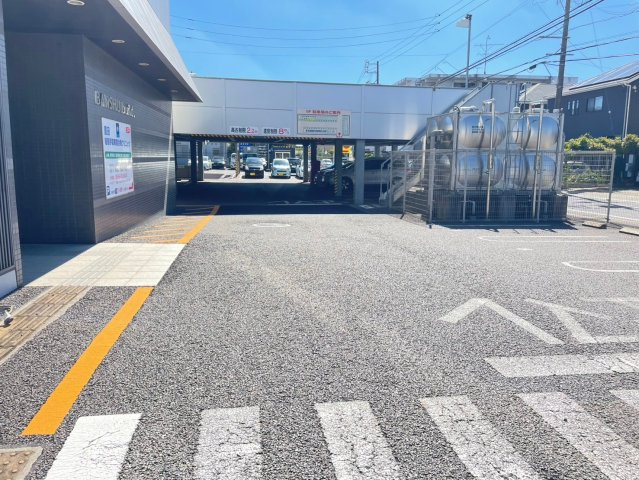 前山町 BANSHUビルの駐車場