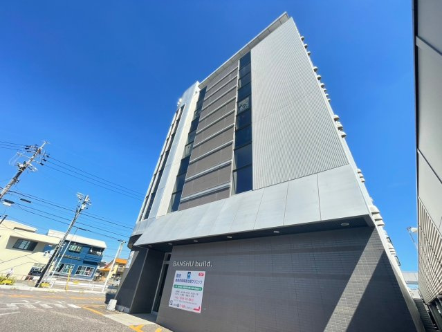 前山町 BANSHUビルの外観