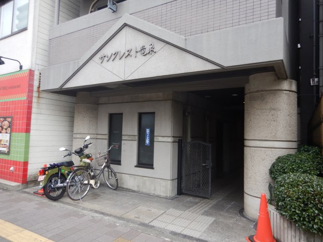 サンクレスト竜泉のエントランス