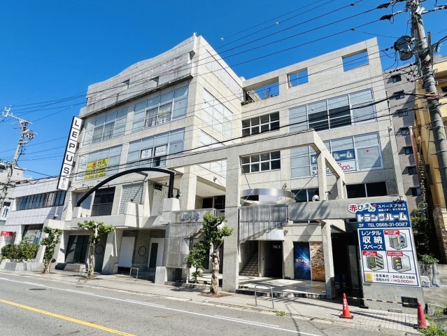 十塚 LEPUSの外観