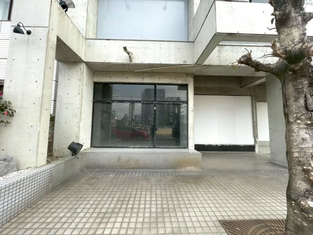 LEPUSビルの外観