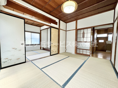 【和室】 | 島田市道悦4丁目 中古戸建て | 4.5帖の和室と6.0帖の和室は襖で仕切られています