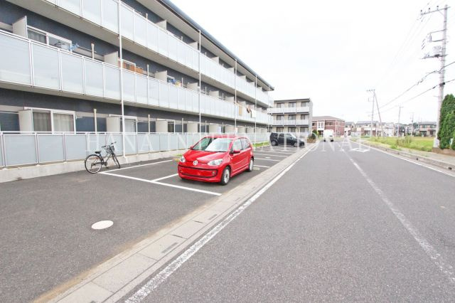 レオパレスサンハイムかわなかの駐車場