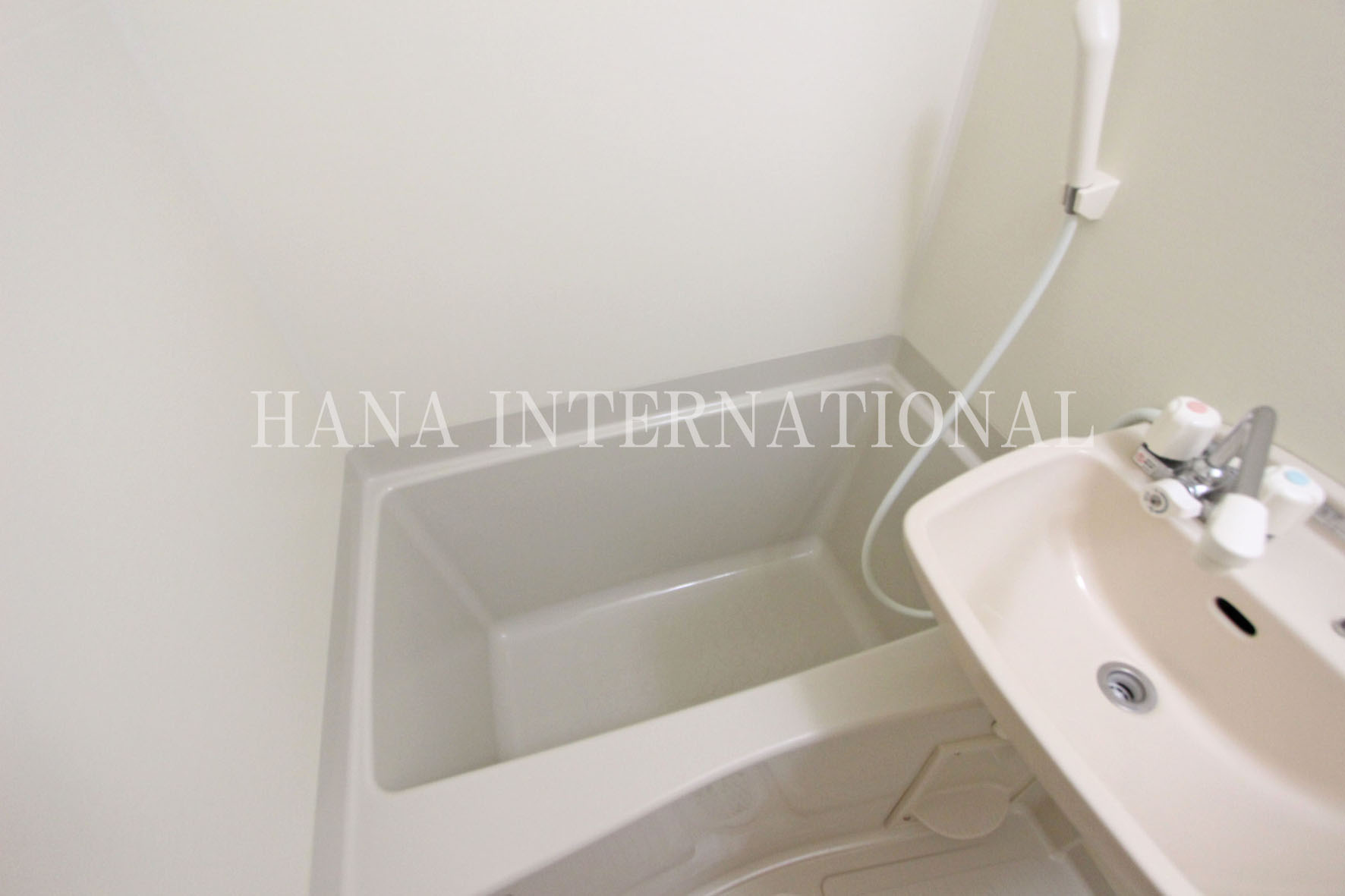 レオパレスサンハイムかわなかの浴室