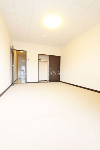 レオパレスサンハイムかわなかの居間・リビング