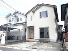 【外観】 | 並列2台駐車可能なゆとりの駐車スペースがあります♪