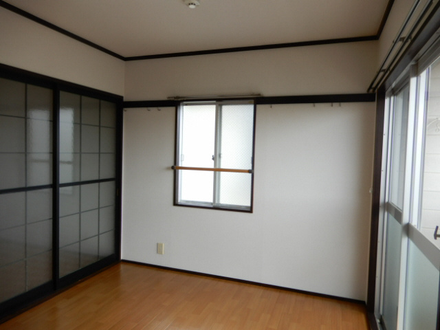 サンハイツ朝霧の居間・リビング