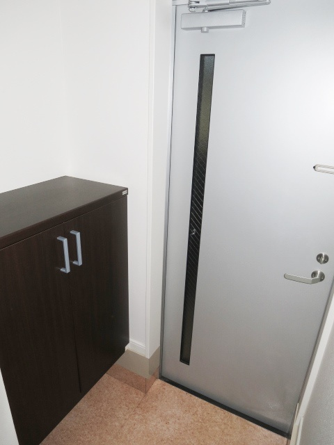 クレセリア東村山の玄関