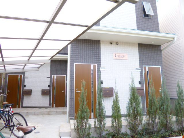 クレセリア東村山のエントランス