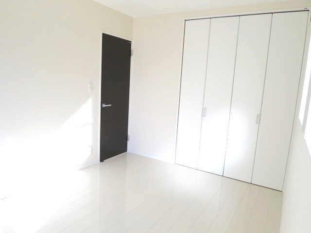 クレセリア東村山の洋室