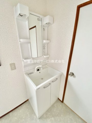 【独立洗面台】 | 富士市桑崎 中古戸建て | 使いやすい独立洗面台です