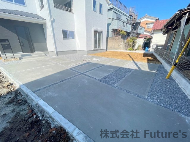 吉川市平沼　新築戸建　全2棟　2号棟の駐車場|カースペース並列2台可能