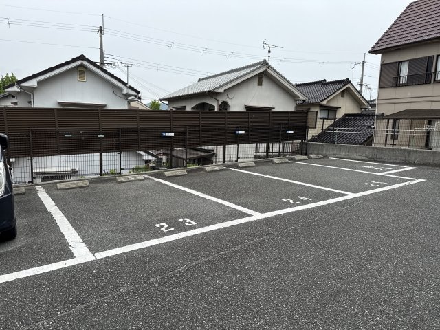 ファミールコート・Ｋ　Ａ棟の駐車場