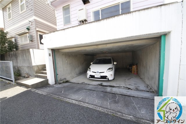 松が丘戸建の駐車場