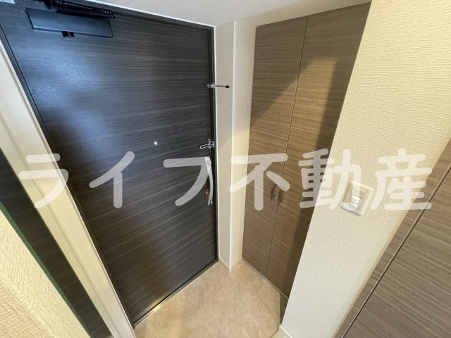 La　Douceur 荒本の玄関|明るい玄関です