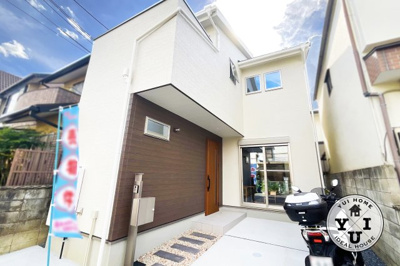 【外観】 | 西京区松尾木ノ曽町　新築戸建 | 阪急嵐山線『上桂駅』徒歩5分。スーパー、コンビニ・ドラッグストアが徒歩5分圏内に点在しているので毎日のお買物にも便利な立地です。