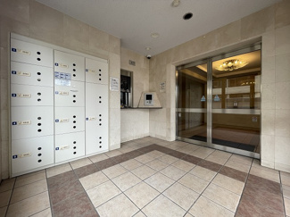 【エントランス】 | いつでも荷物が受け取れる宅配ボックスがあると、再配達の手間もかかりませんし便利ですね♪