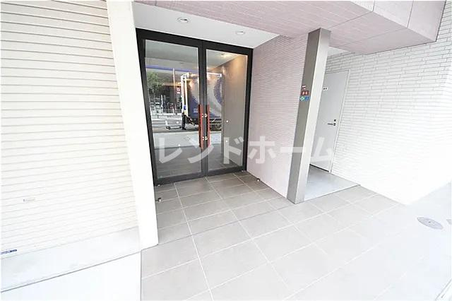 ブラン靭公園のエントランス|選べる家電プランあり！！