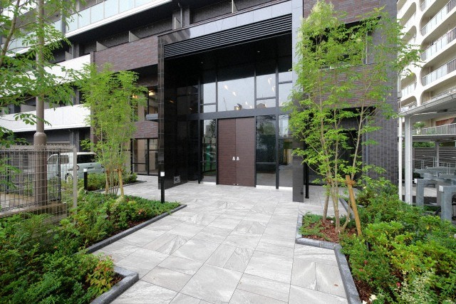 大阪市福島区大開３丁目の賃貸マンションのエントランス