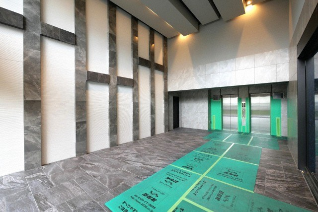 大阪市福島区大開３丁目の賃貸マンションのロビー