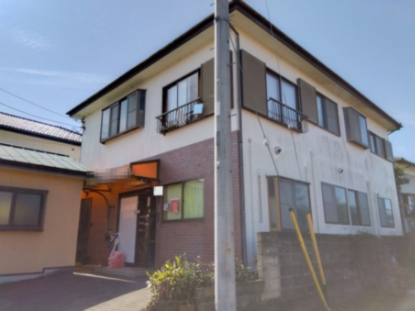 売中古戸建　函南町塚本の外観|住居付き店舗になります。現在はパーソナルトレーニング・ヨガスタジオ・整体院として使われています。