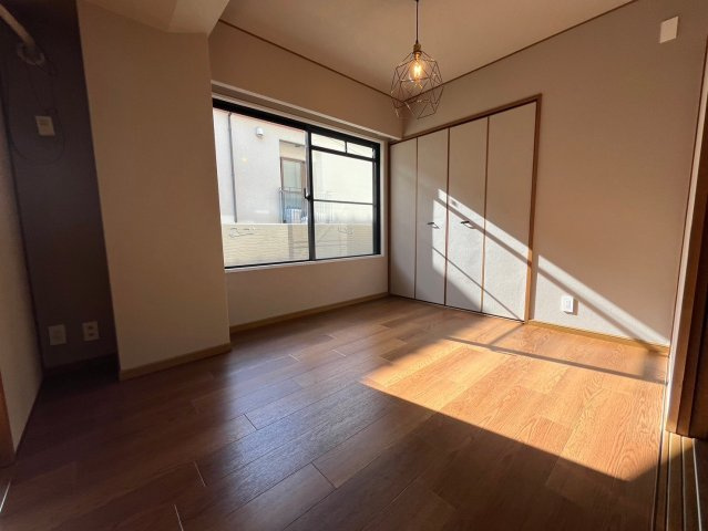 エルジャン芦屋の居間・リビング