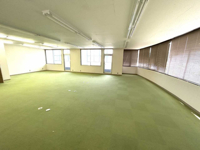 サンシャイン栄ビルのロビー