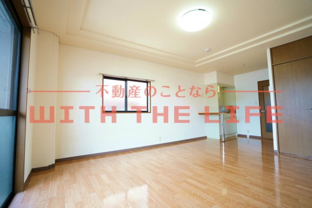 グレイスヴィラ北久保【キャッシュバック対象物件】の居間・リビング|ゆったり過ごせるリビングです