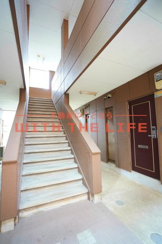 グレイスヴィラ北久保【キャッシュバック対象物件】のエントランス|清潔なエントランスです