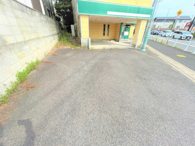 緑区篠の風3丁目貸店舗の駐車場