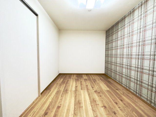 ヴェルドミール支倉の洋室