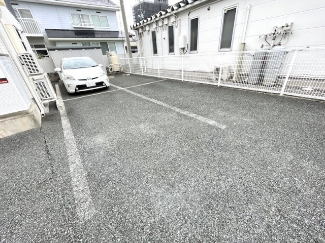 メロディーハイム本宮の駐車場