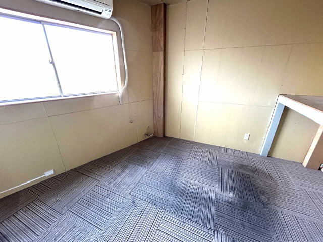 平針5丁目倉庫付事務所の内装