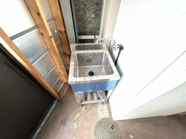 平針5丁目倉庫付事務所の内装