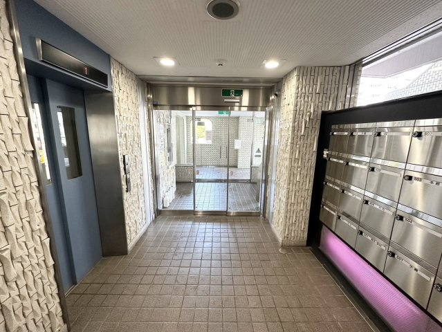 支倉マンションのエントランス