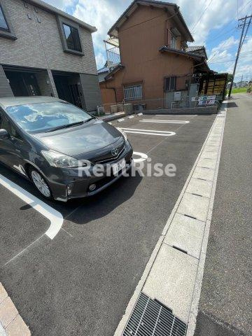 グラン・ソレイユＣの駐車場