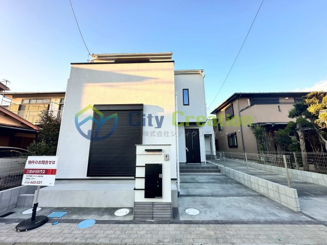 平塚市黒部丘　新築戸建ての外観